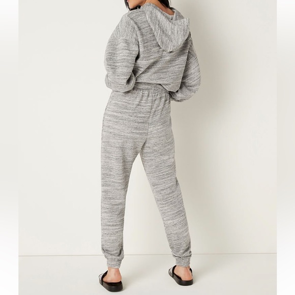 NWT Victoria secret PINK High Waist Campus
Jogger size S - Picture 3 of 5